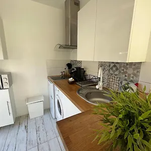 Proche De La De L'almanarre Appartement