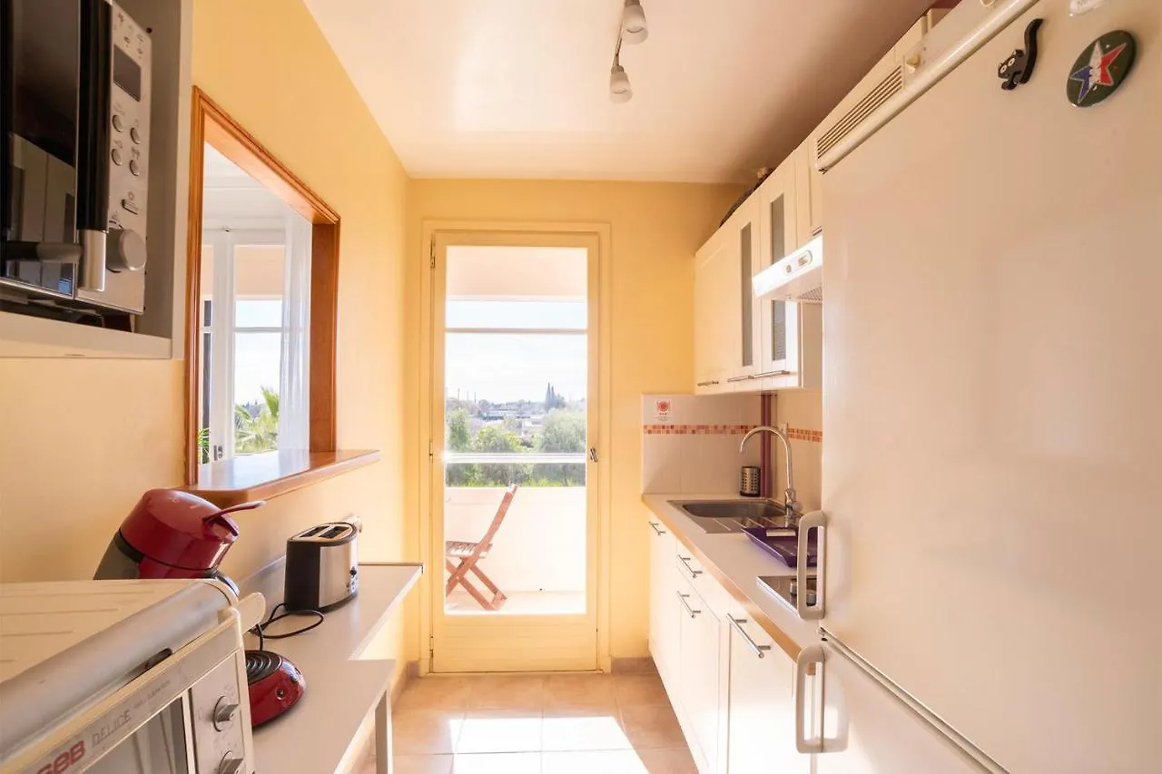 Flat With Loggia At 10Min From The Beach Hyères